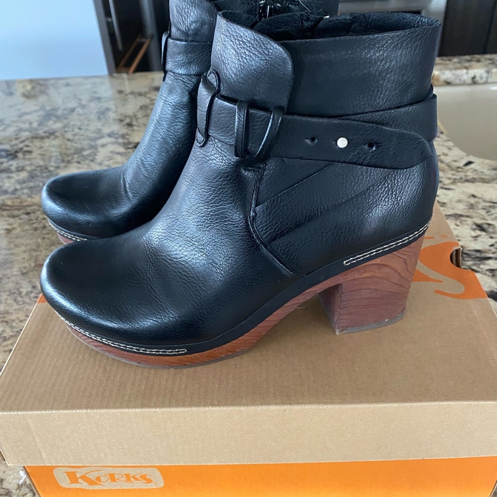 KORK’s black bootie, size 7